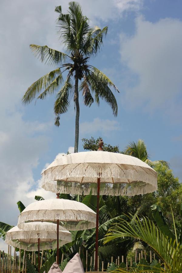 Suku Lifestyle Hotel & Villas Selong Belanak Exterior foto