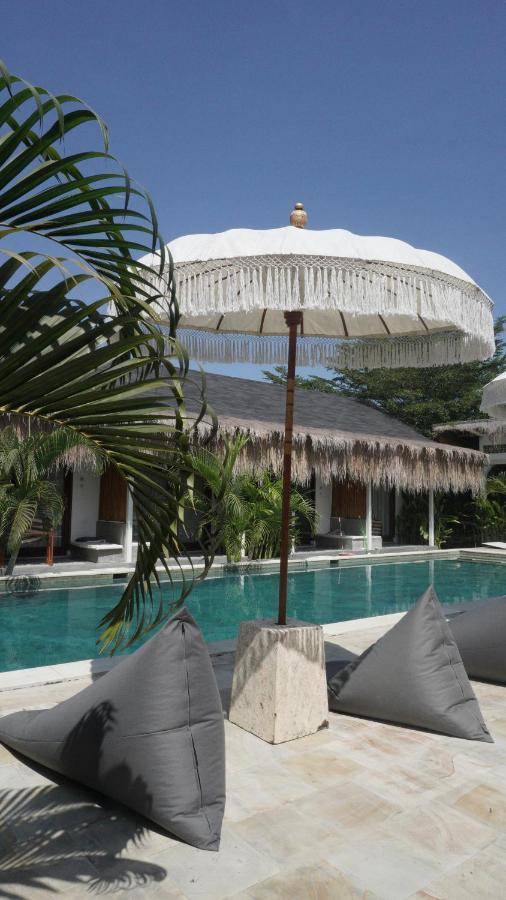 Suku Lifestyle Hotel & Villas Selong Belanak Exterior foto