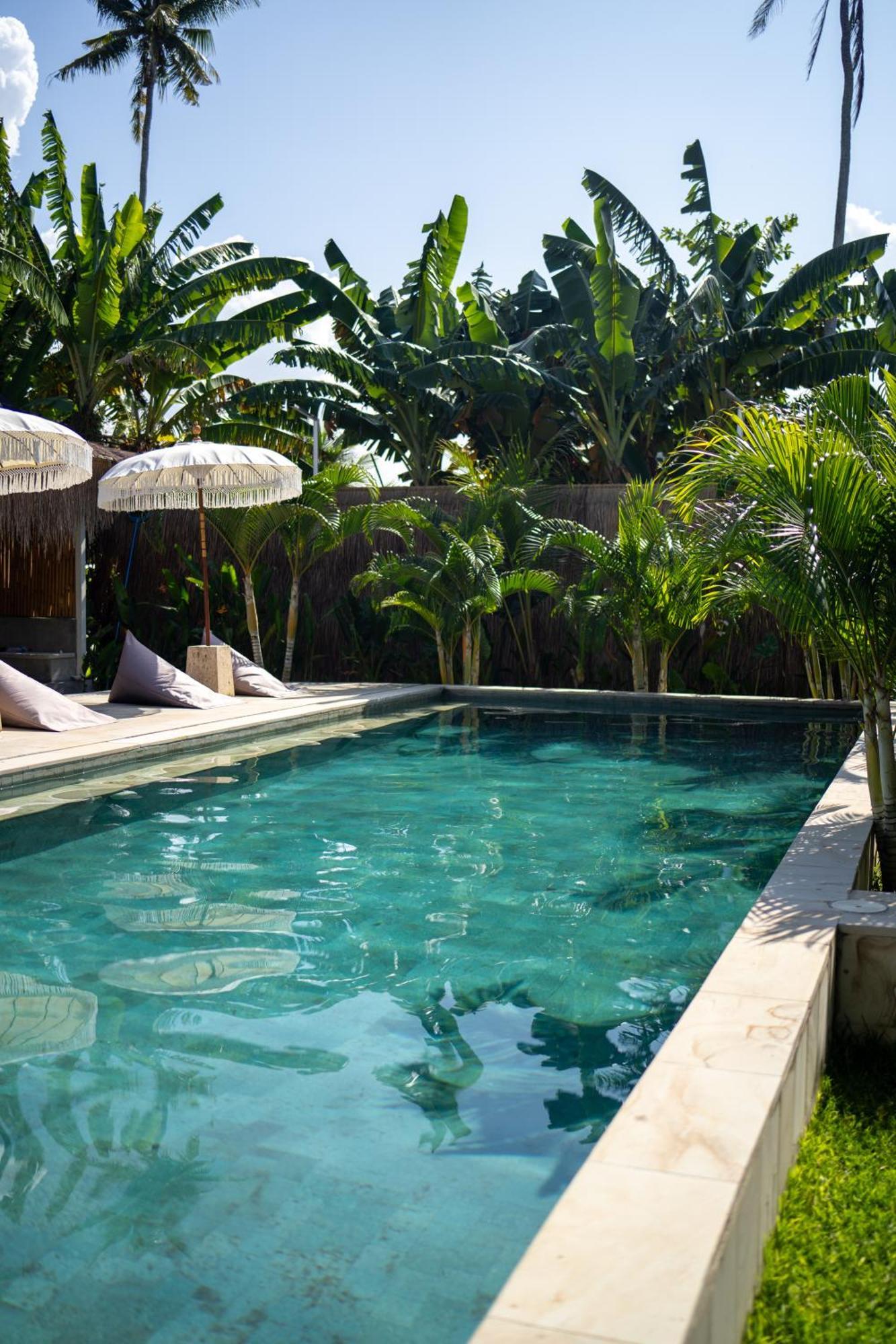 Suku Lifestyle Hotel & Villas Selong Belanak Exterior foto