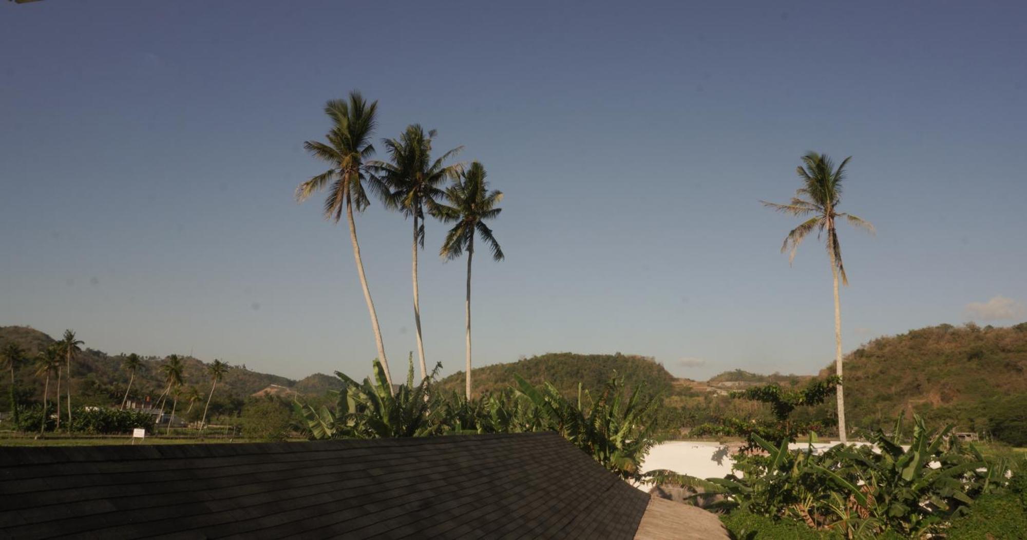 Suku Lifestyle Hotel & Villas Selong Belanak Exterior foto