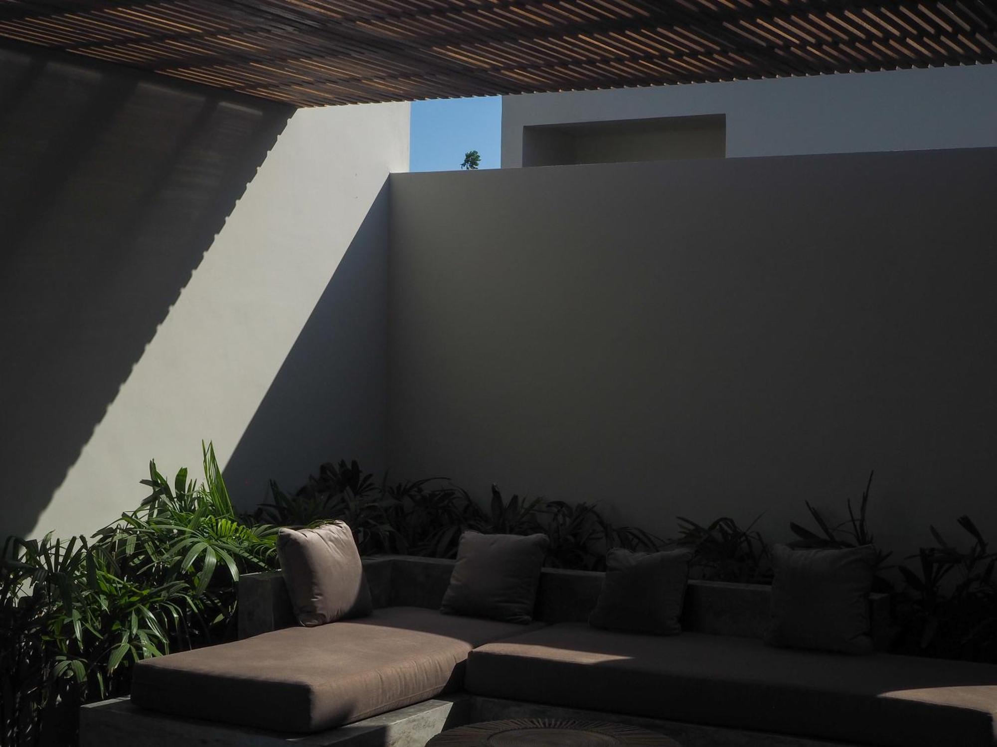 Suku Lifestyle Hotel & Villas Selong Belanak Exterior foto