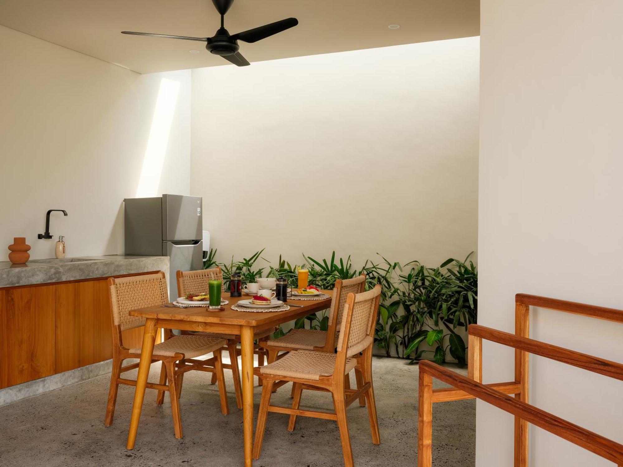 Suku Lifestyle Hotel & Villas Selong Belanak Exterior foto
