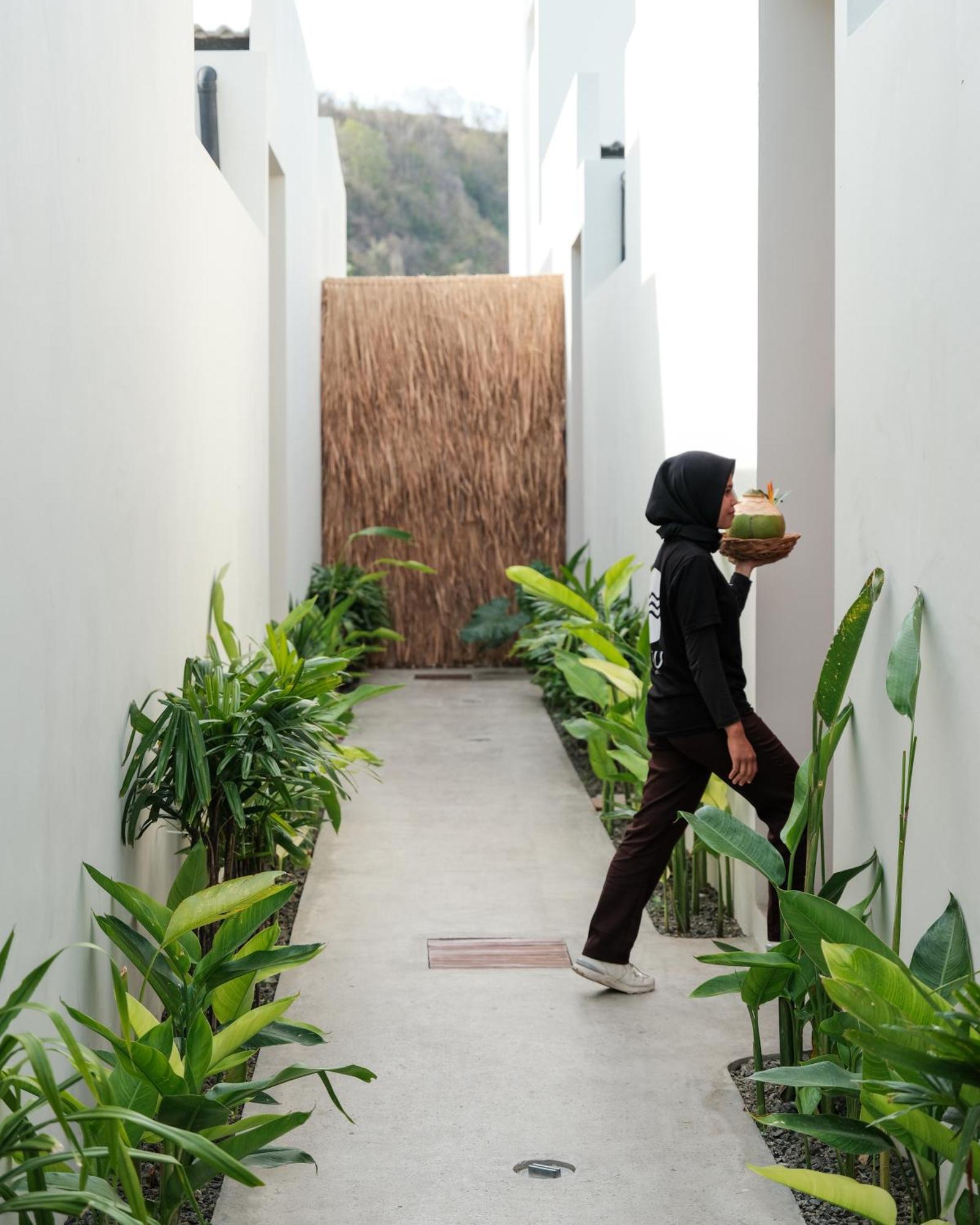 Suku Lifestyle Hotel & Villas Selong Belanak Exterior foto