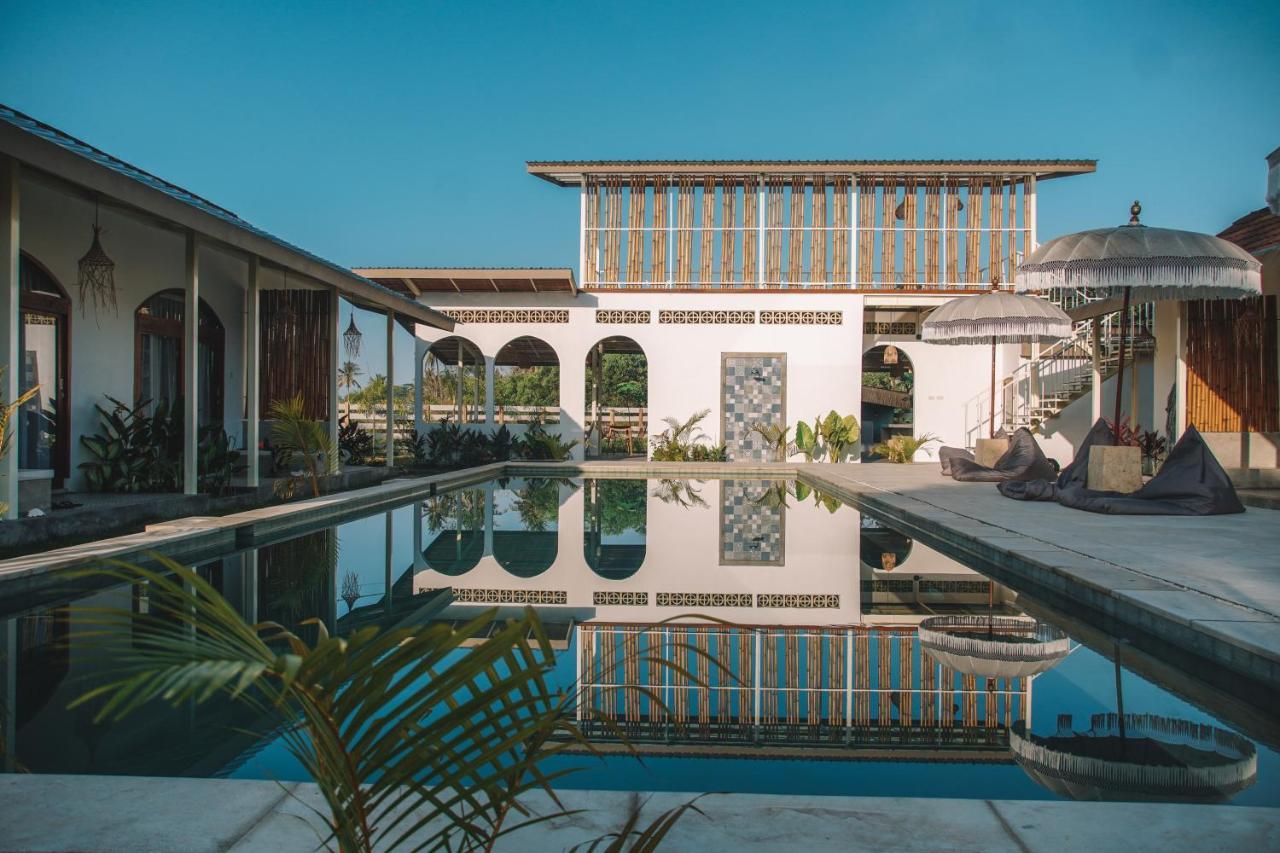 Suku Lifestyle Hotel & Villas Selong Belanak Exterior foto